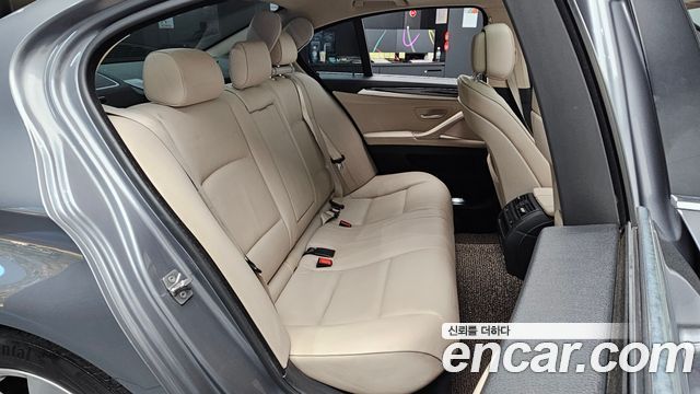 BMW 5 Series (F10) 528i Luxury Plus 2012 — фото 16