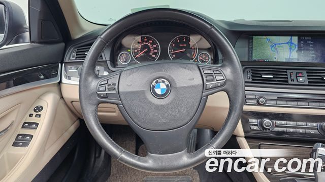 BMW 5 Series (F10) 528i Luxury Plus 2012 — фото 17