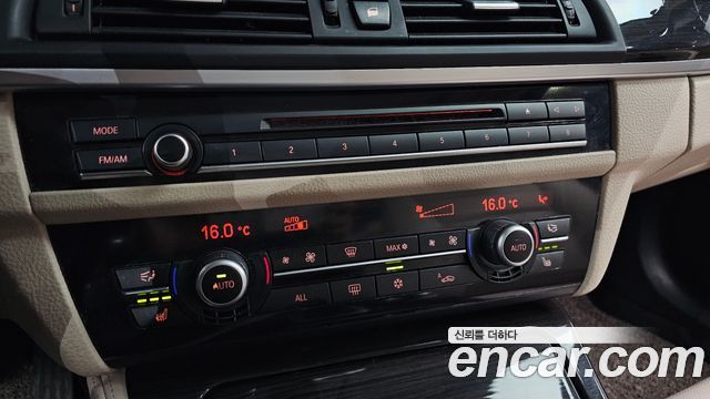 BMW 5 Series (F10) 528i Luxury Plus 2012 — фото 21