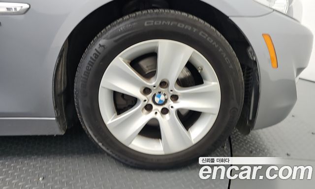 BMW 5 Series (F10) 528i Luxury Plus 2012 — фото 27