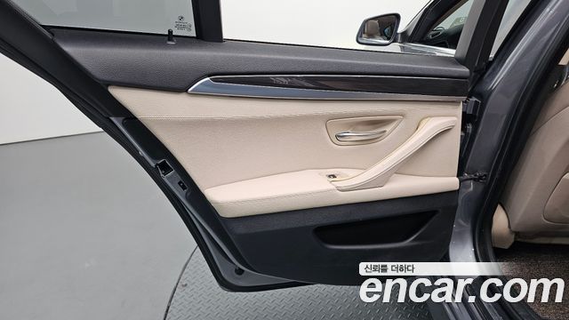 BMW 5 Series (F10) 528i Luxury Plus 2012 — фото 31