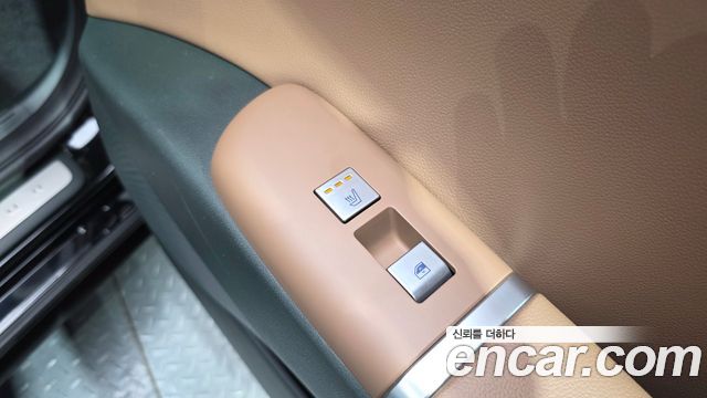 Hyundai Grandeur (GN7) 2,5 Gasoline 2WD Premium 2025 — фото 18