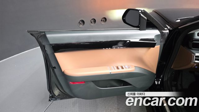 Hyundai Grandeur (GN7) 2,5 Gasoline 2WD Premium 2025 — фото 24