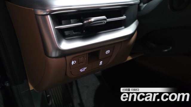 Hyundai Grandeur (GN7) 2,5 Gasoline 2WD Premium 2025 — фото 28