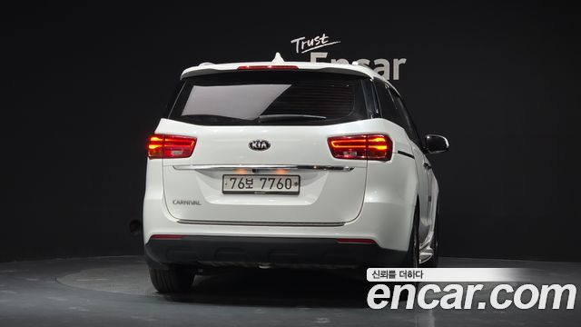 Kia Carnival 11-Seater Prestige 2019 — фото 4