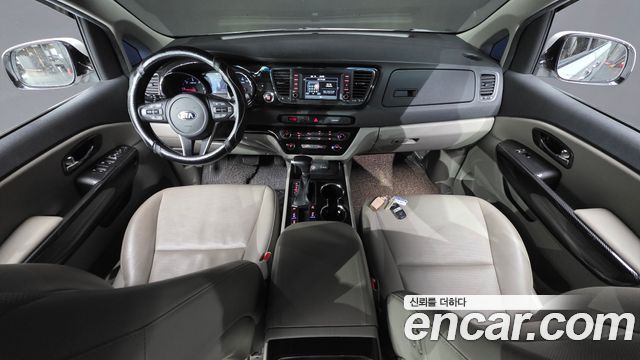 Kia Carnival 11-Seater Prestige 2019 — фото 7