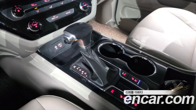 Kia Carnival 11-Seater Prestige 2019 — фото 9
