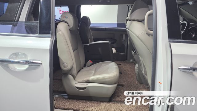 Kia Carnival 11-Seater Prestige 2019 — фото 11