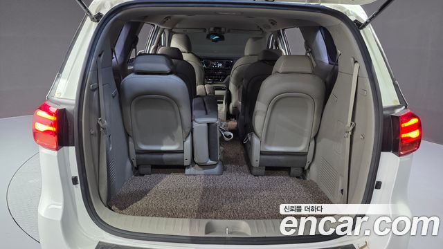 Kia Carnival 11-Seater Prestige 2019 — фото 18