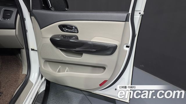Kia Carnival 11-Seater Prestige 2019 — фото 25