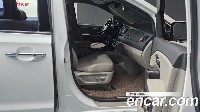 Kia Carnival 11-Seater Prestige 2019 — фото 26