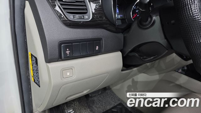 Kia Carnival 11-Seater Prestige 2019 — фото 27