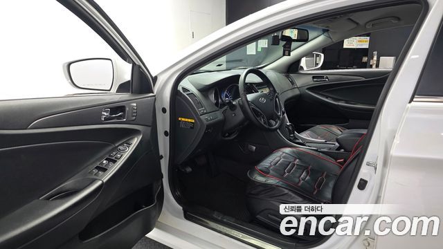 Hyundai Sonata Hybrid 2.0 Premium 2015 — фото 10