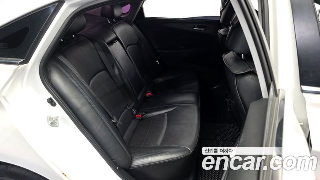 Hyundai Sonata Hybrid 2.0 Premium 2015 — фото 12