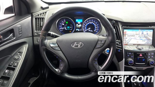 Hyundai Sonata Hybrid 2.0 Premium 2015 — фото 13