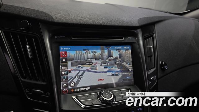 Hyundai Sonata Hybrid 2.0 Premium 2015 — фото 14