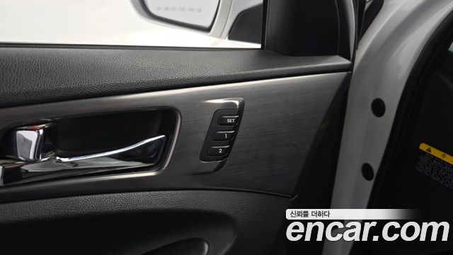 Hyundai Sonata Hybrid 2.0 Premium 2015 — фото 18