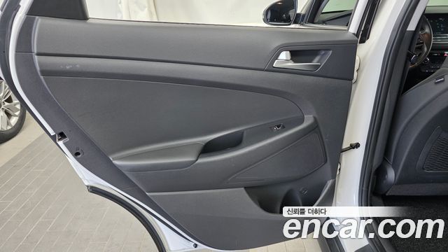 Hyundai Tucson Diesel 2.0 2WD Modern 2018 — фото 25