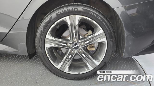 Kia K5 (III) 2.0 Prestige 2022 — фото 21