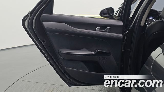 Kia K5 (III) 2.0 Prestige 2022 — фото 25