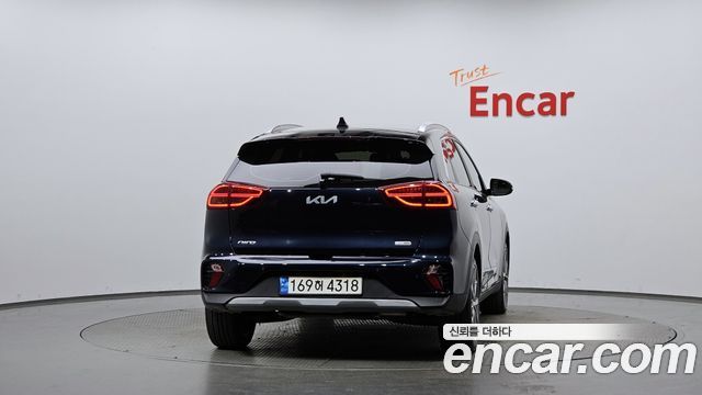 Kia Niro 1.6 HEV Signature 2022 — фото 4
