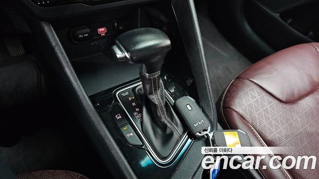 Kia Niro 1.6 HEV Signature 2022 — фото 9