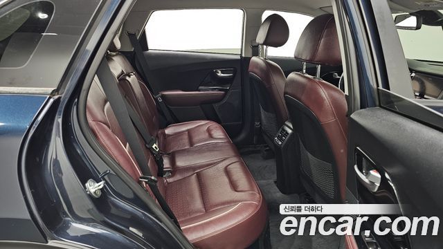 Kia Niro 1.6 HEV Signature 2022 — фото 16