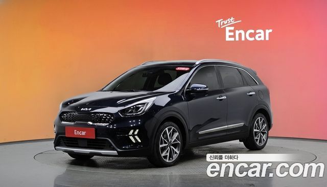Kia Niro 1.6 HEV Signature 2022 — фото 1