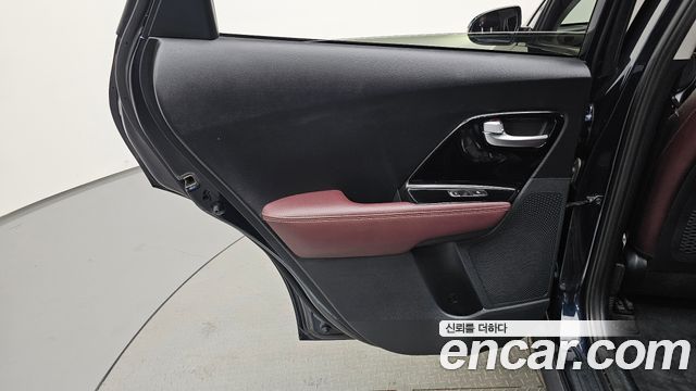 Kia Niro 1.6 HEV Signature 2022 — фото 31