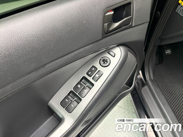 Kia K5 Luxury Standard 2014 — фото 18