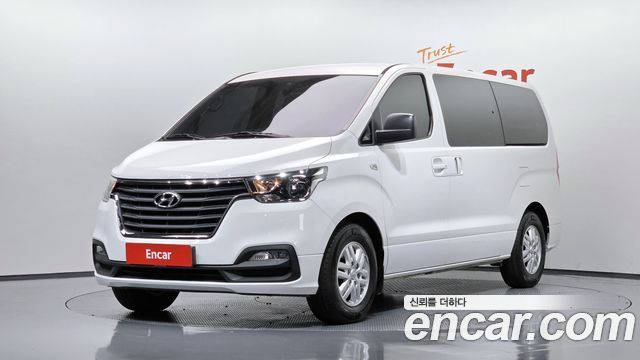 Hyundai Grand Starex Van 5-Seater Modern