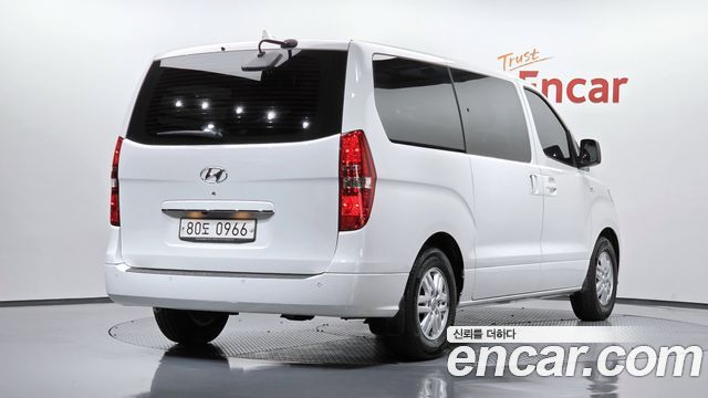Hyundai Grand Starex Van 5-Seater Modern 2019 — фото 2