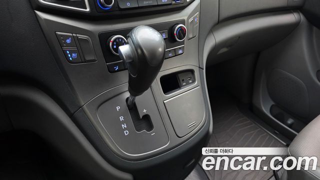 Hyundai Grand Starex Van 5-Seater Modern 2019 — фото 9