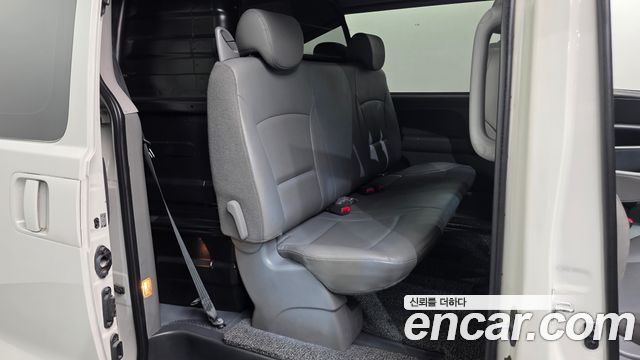 Hyundai Grand Starex Van 5-Seater Modern 2019 — фото 12