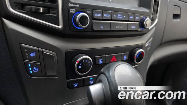 Hyundai Grand Starex Van 5-Seater Modern 2019 — фото 17