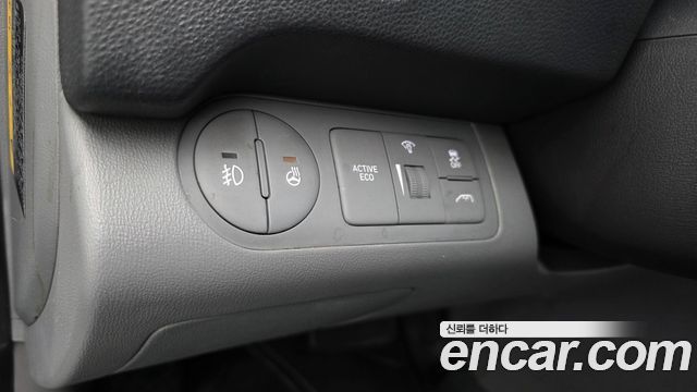Hyundai Grand Starex Van 5-Seater Modern 2019 — фото 18