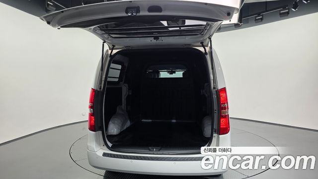 Hyundai Grand Starex Van 5-Seater Modern 2019 — фото 20