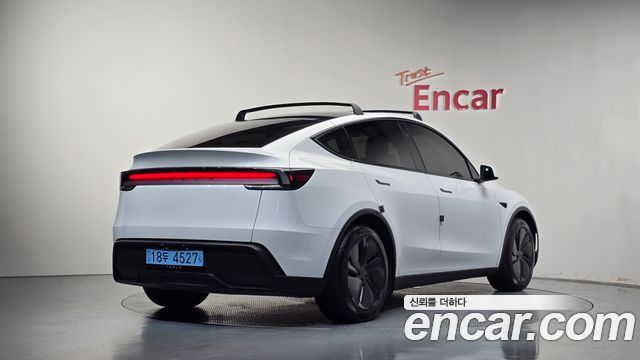 Tesla Model Y RWD 2025 — фото 2