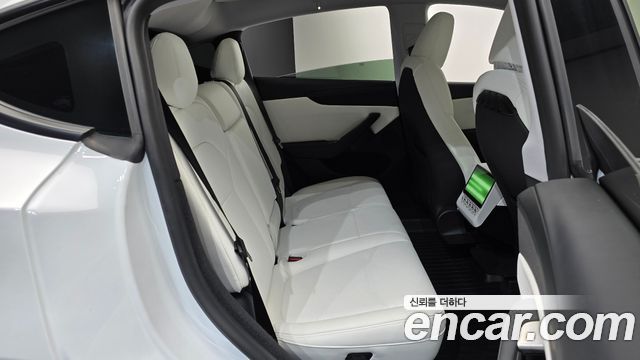 Tesla Model Y RWD 2025 — фото 11