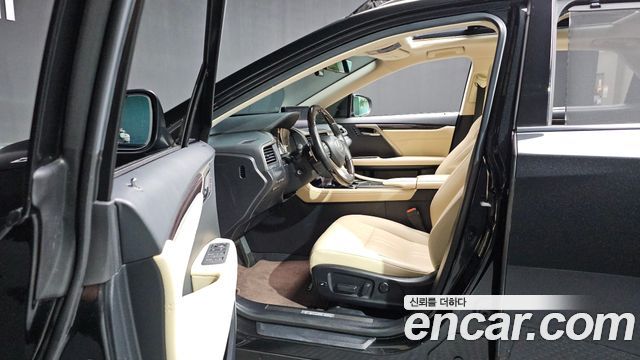 Lexus RX450h (IV) Executive 2022 — фото 10