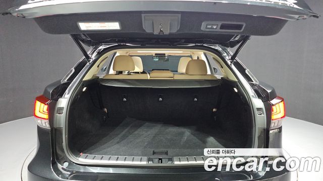 Lexus RX450h (IV) Executive 2022 — фото 17