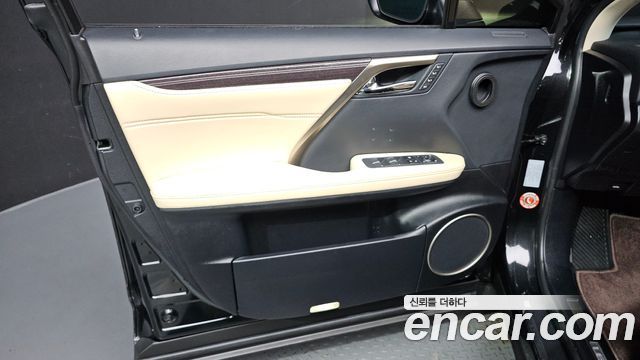 Lexus RX450h (IV) Executive 2022 — фото 24
