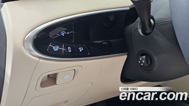 Genesis GV70 2.5T Gasoline 2WD 2025 — фото 31
