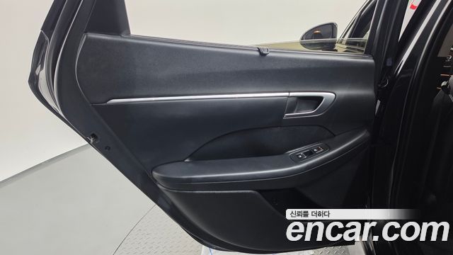 Hyundai Sonata (DN8) 1.6 Turbo Premium Family 2021 — фото 25