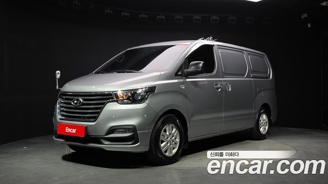 Hyundai Grand Starex Van 3-Seater Smart 2021 — фото 1
