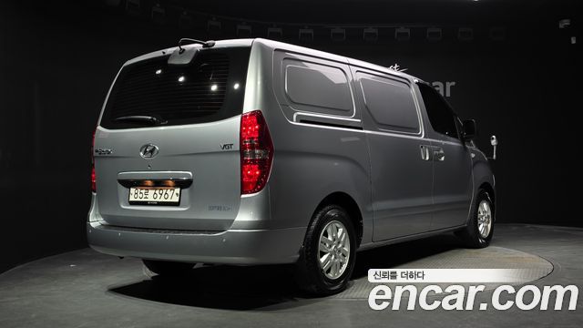 Hyundai Grand Starex Van 3-Seater Smart 2021 — фото 2