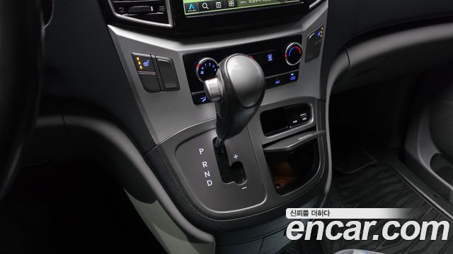 Hyundai Grand Starex Van 3-Seater Smart 2021 — фото 9