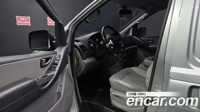 Hyundai Grand Starex Van 3-Seater Smart 2021 — фото 10