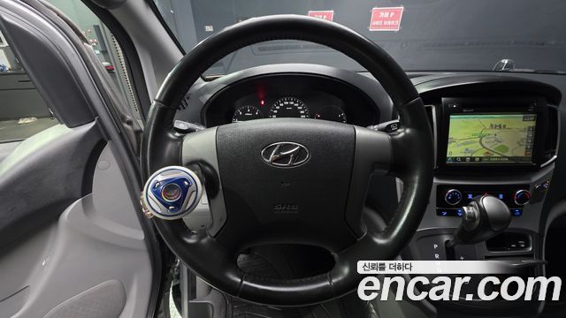 Hyundai Grand Starex Van 3-Seater Smart 2021 — фото 13