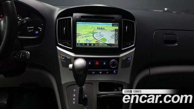 Hyundai Grand Starex Van 3-Seater Smart 2021 — фото 14
